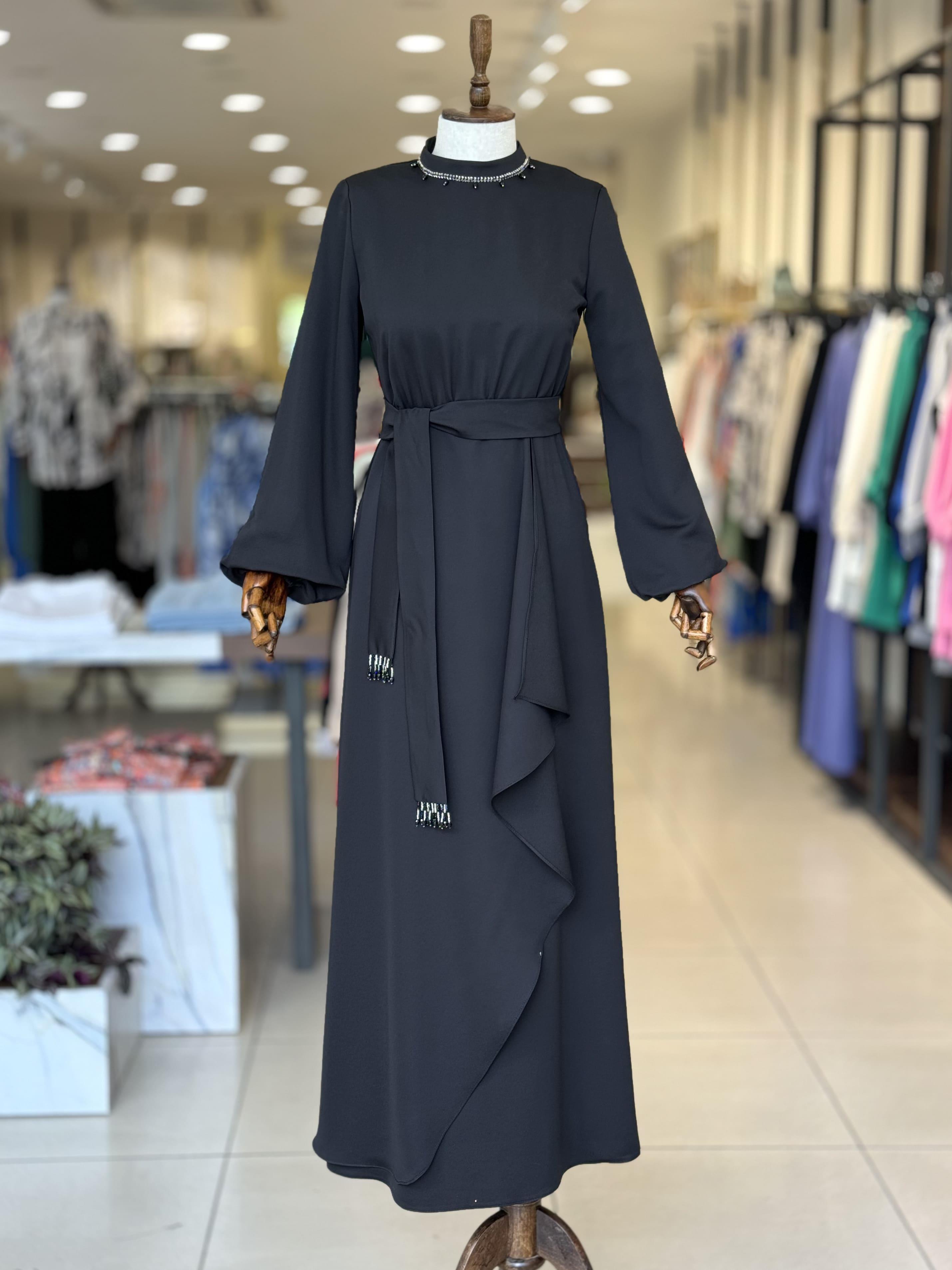 Beli Kuşaklı Taş Detaylı Siyah Abiye 0376