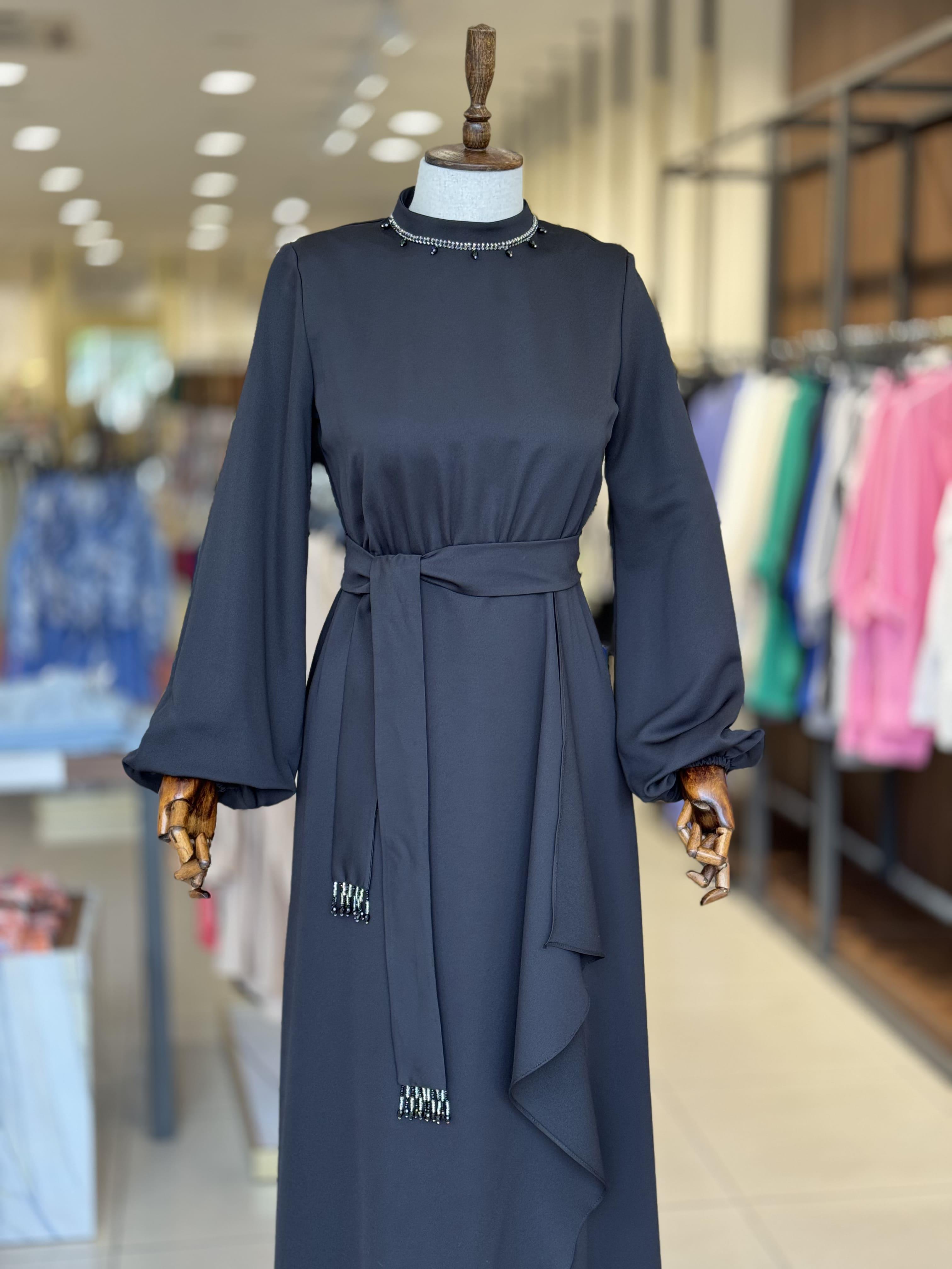 Beli Kuşaklı Taş Detaylı Siyah Abiye 0376