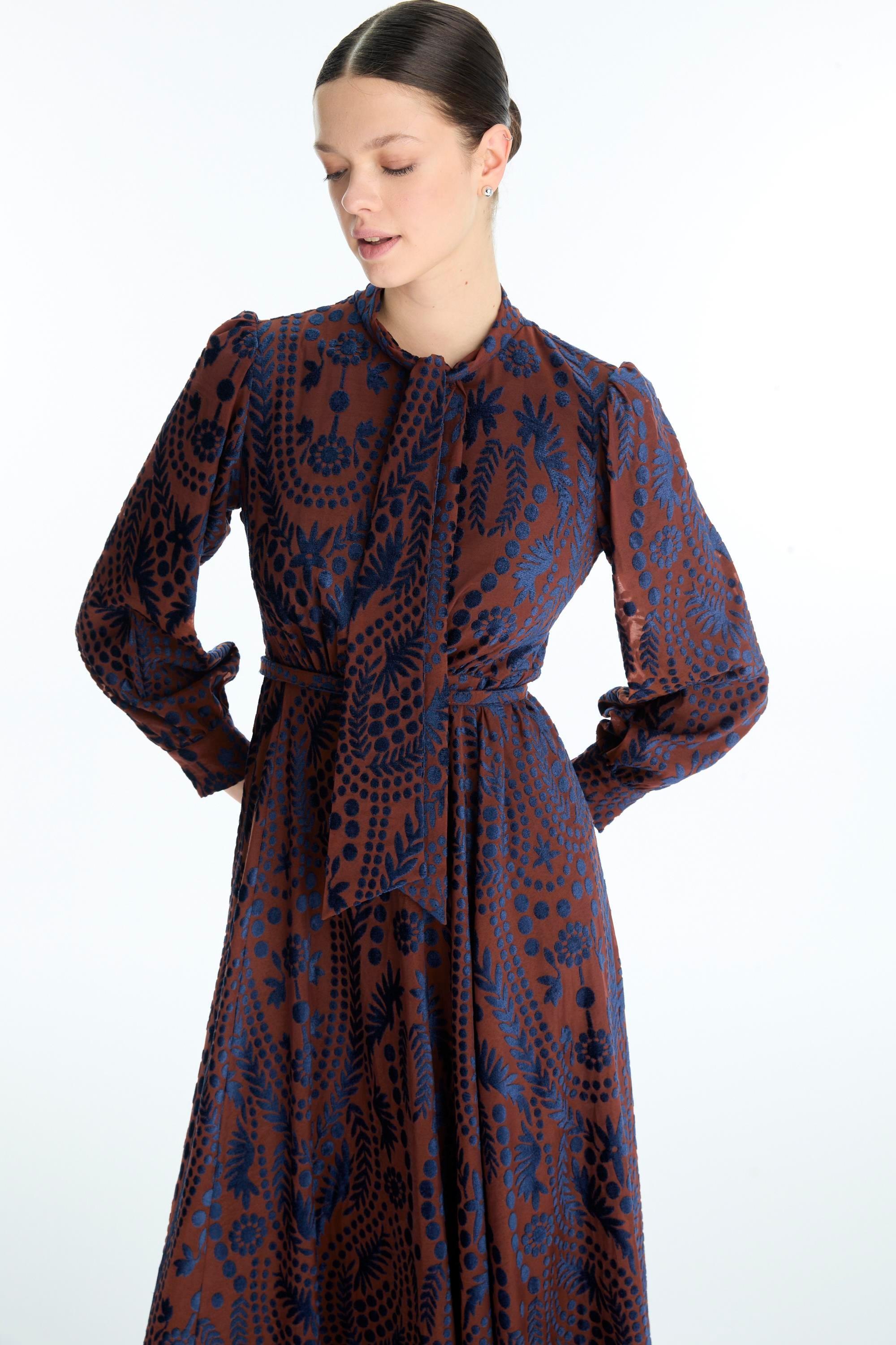 Desenli Fiyonk Yaka Detaylı Lacivert/Kiremit Elbise E-0536