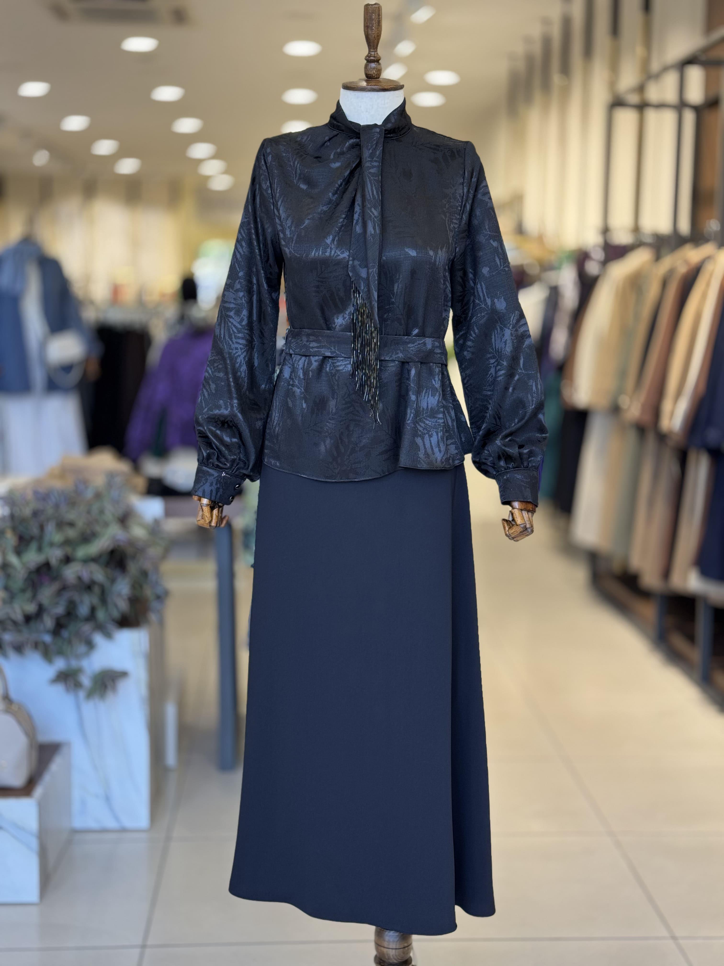 Yaprak Desenli Siyah İkili Takım 1400