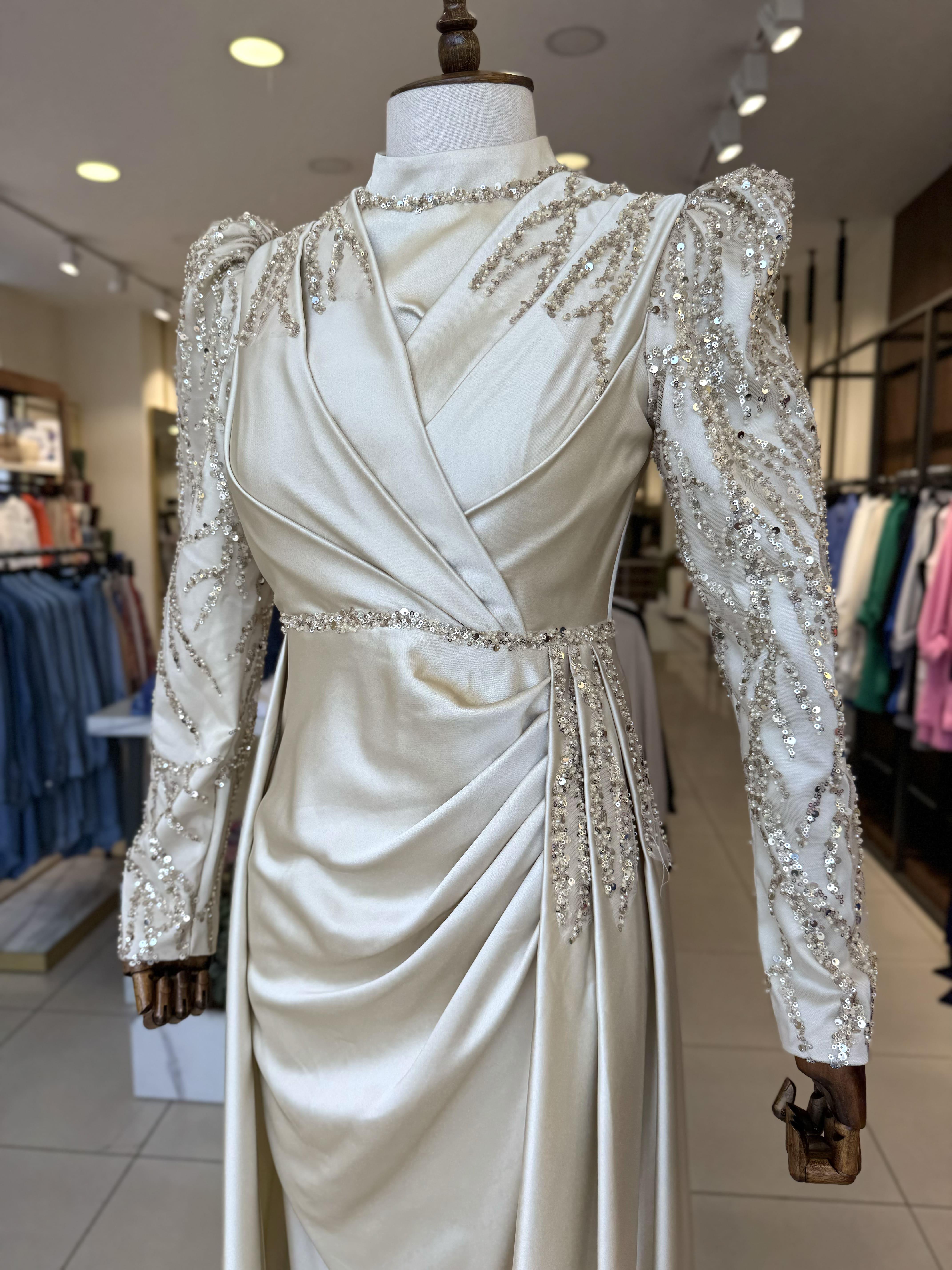 İşleme Detaylı Uzun Bej Elegans Abiye 2363