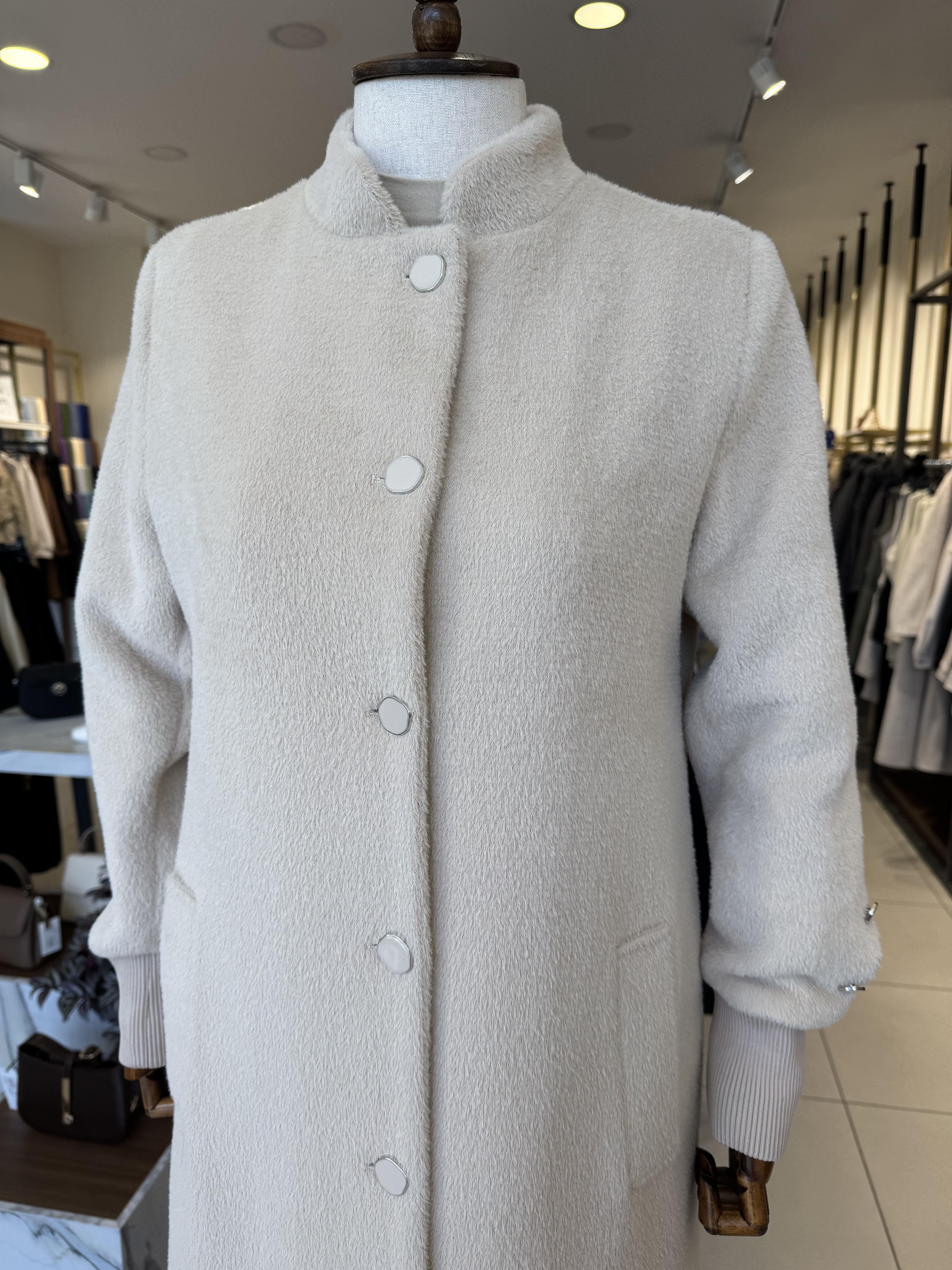 Düğme Detaylı Angora Bej Kaban 5010