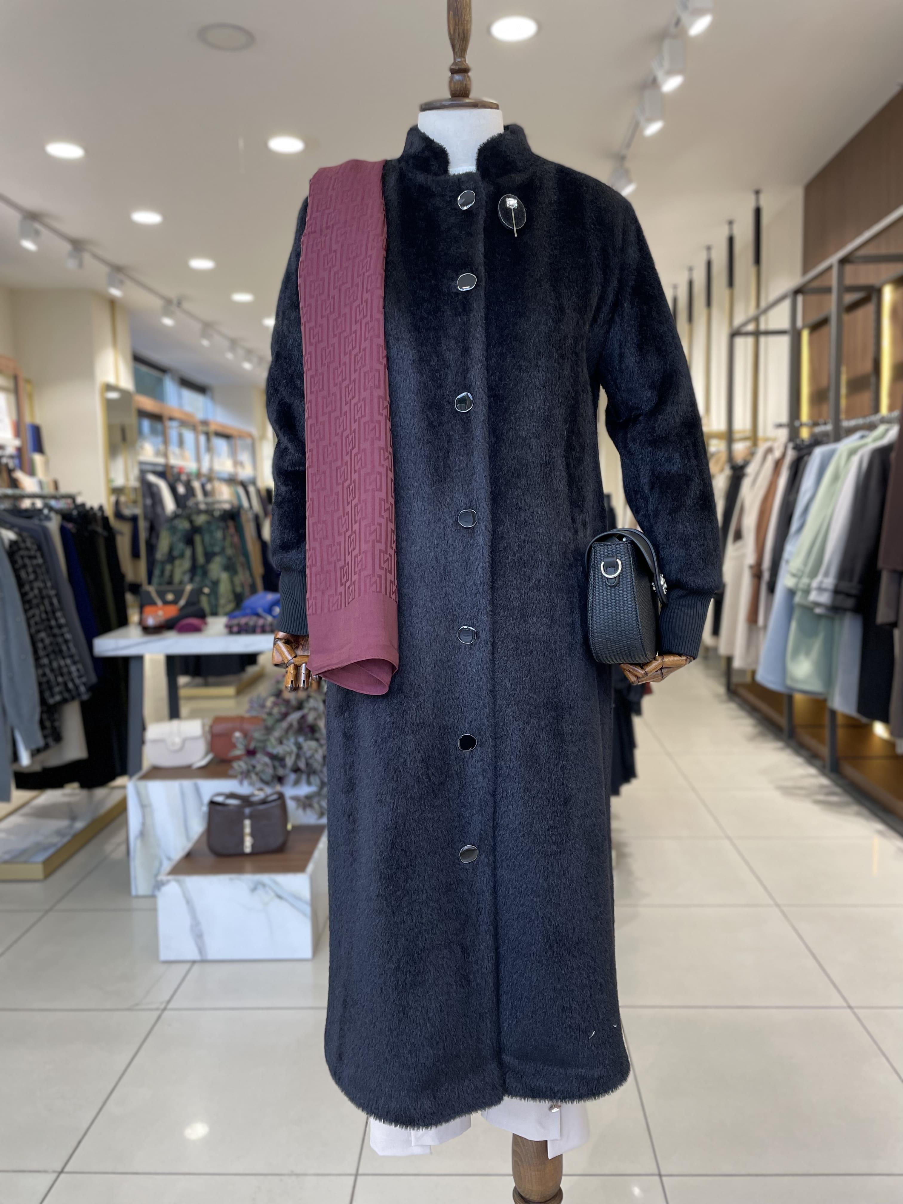 Düğme Detaylı Angora Siyah Kaban 5010