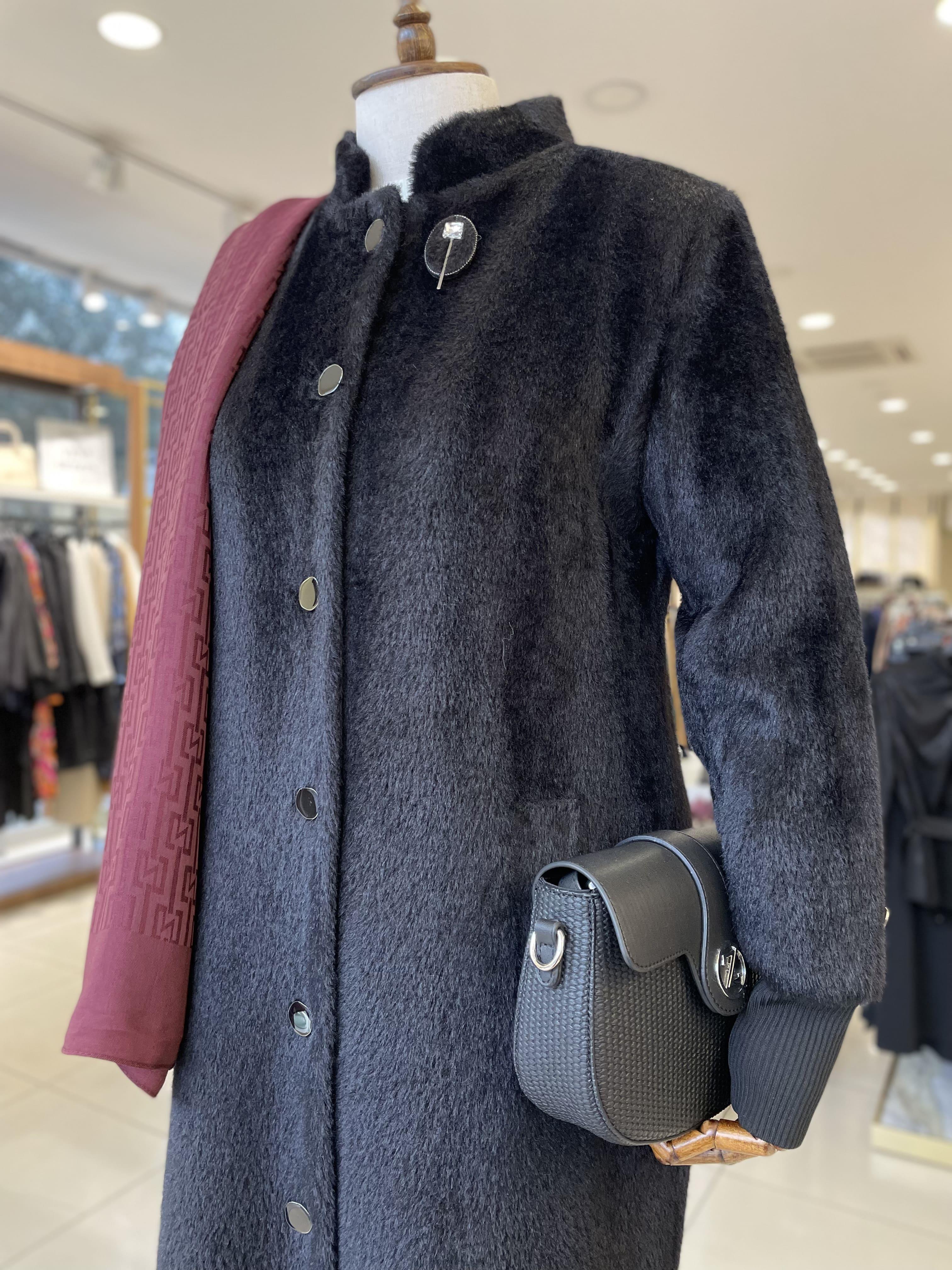 Düğme Detaylı Angora Siyah Kaban 5010