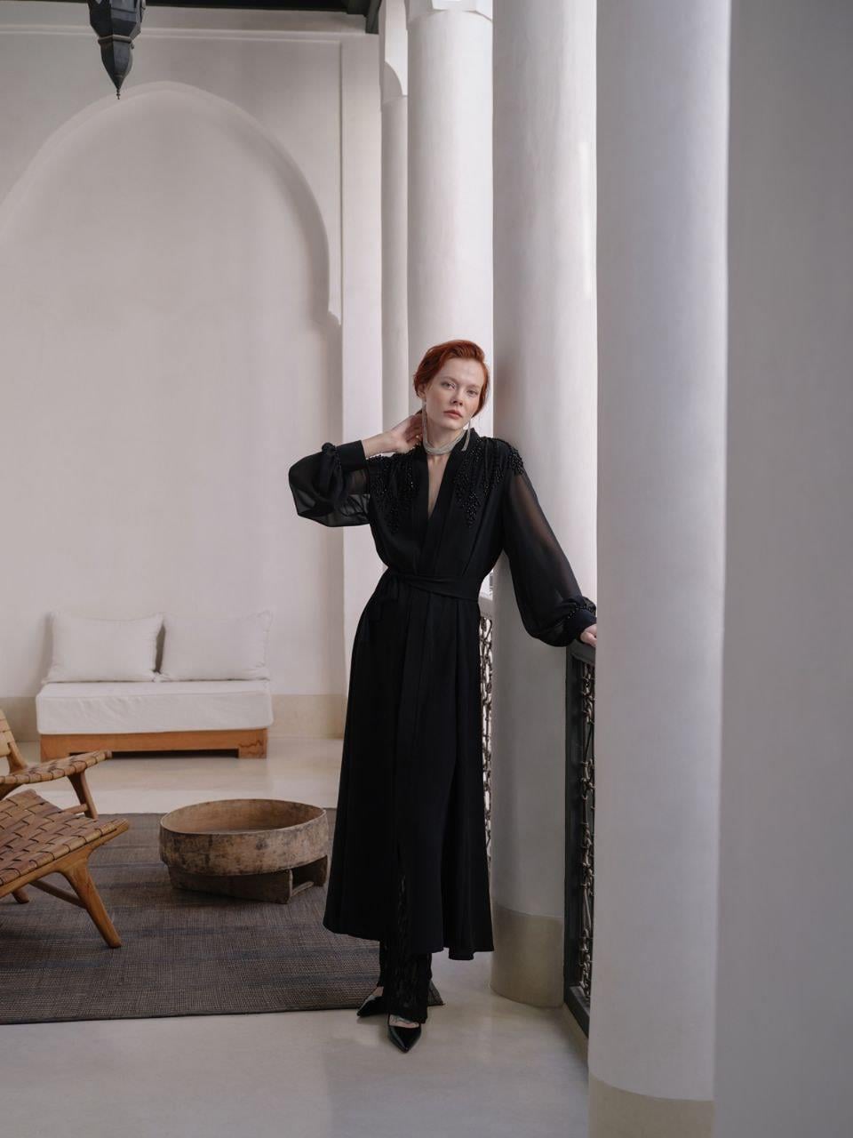Kolları Şifon Omuzları İşlemeli Abaya Siyah 6137