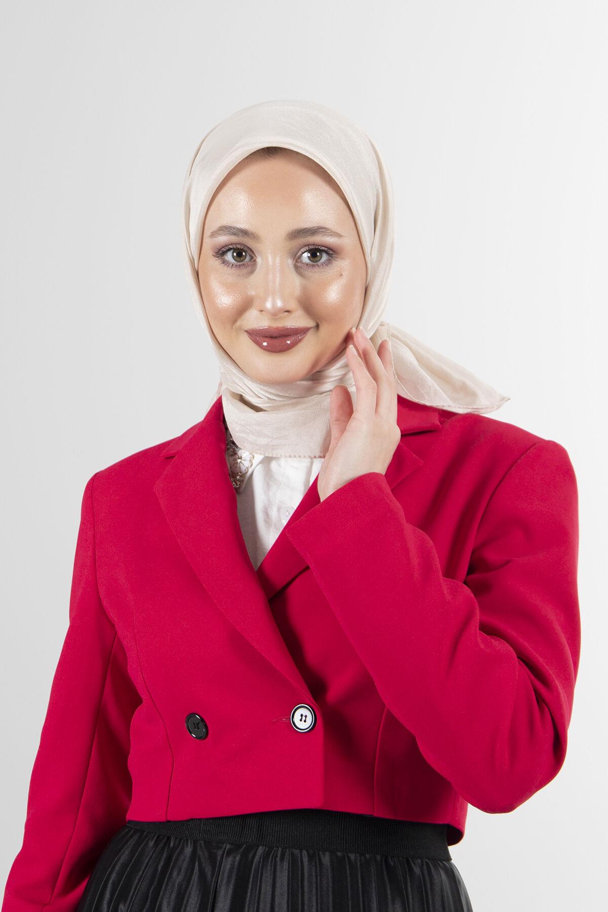 KUM BEJİ BRİSA VUAL ŞAL