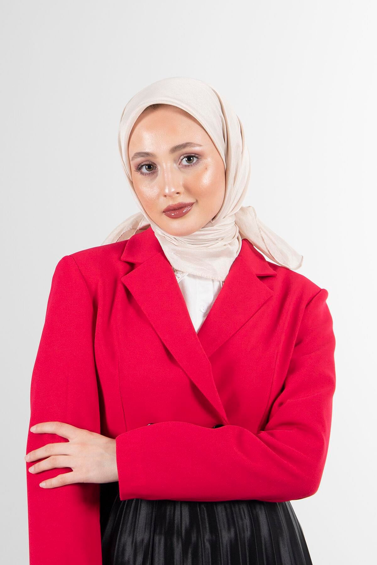 KUM BEJİ BRİSA VUAL ŞAL