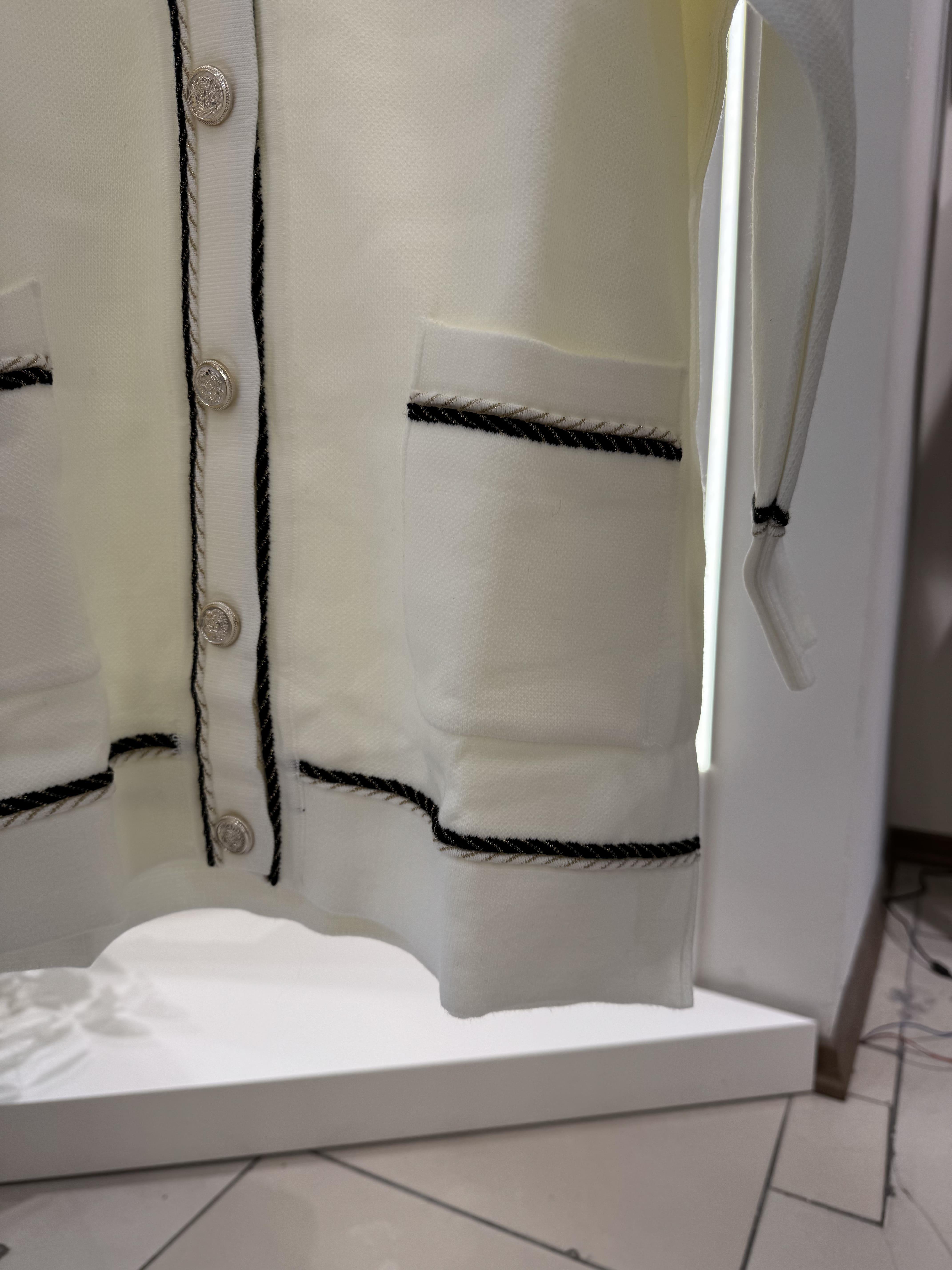 Düğme Detaylı Ekru Triko Hırka 3086