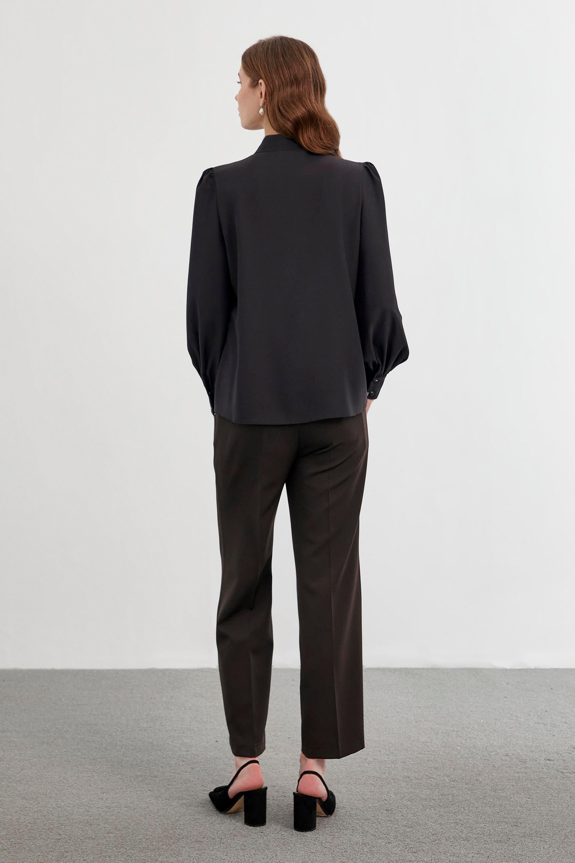 Uzun Kollu Düz Siyah Gömlek G-0060