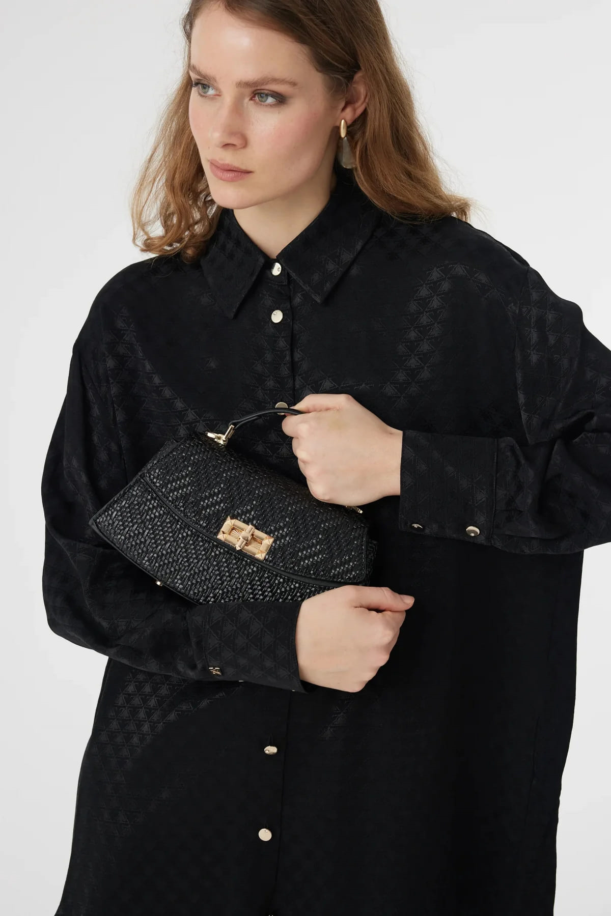 Monogram Desen Siyah Gömlek 0120