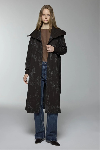 0028 BLUFF HIRKA 38-46