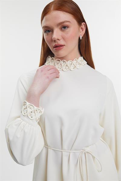 Yaka Ve Kol Detaylı Ekru Bluz B-0129