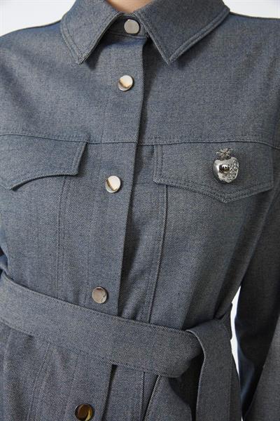 Broş Detaylı Kuşaklı İndigo Ceket C-0158