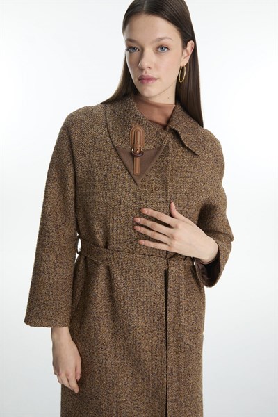 Yaka Detaylı Kuşaklı Taba Manto 13871