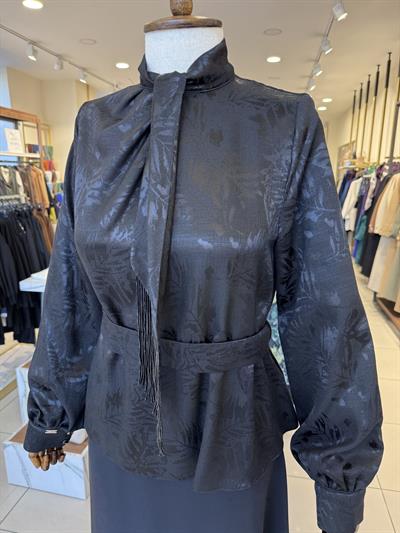 Yaprak Desenli Siyah Bluz 1400