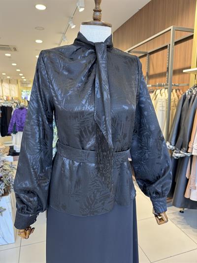 Yaprak Desenli Siyah Bluz 1400