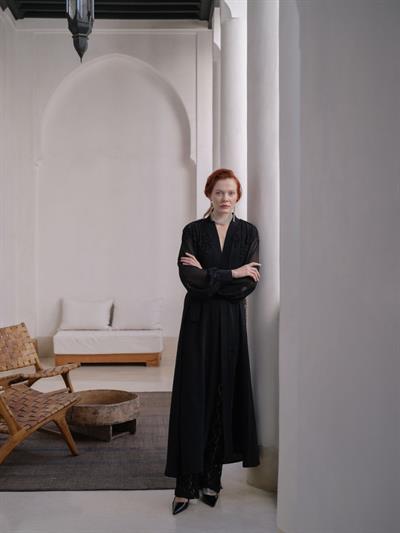 Kolları Şifon Omuzları İşlemeli Abaya Siyah 6137