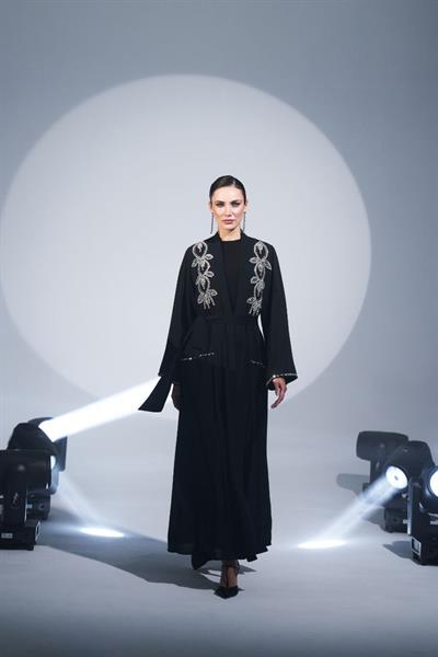 Omuz Boncuk İşleme Detaylı Etek Yanları Şifonlu Abaya Siyah 6232