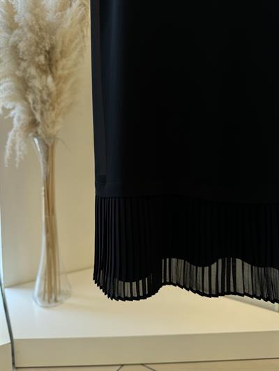 Şifonlu Kolsuz Piliseli Siyah Uzun Tunik 876