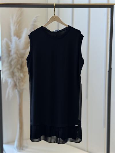 Şifonlu Kolsuz Piliseli Siyah Uzun Tunik 876