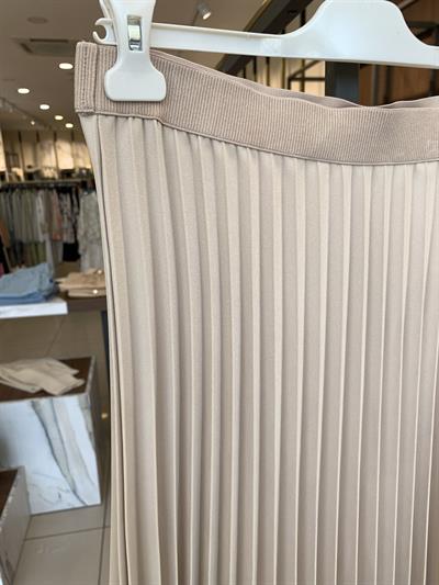 Krep Kumaş Bej Piliseli Etek 8940