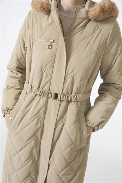 Kürk Detaylı Kapüşonlu Uzun Bej Şişme Mont 12765