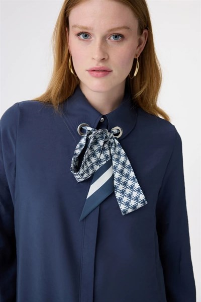 Yaka Detaylı Lacivert Tunik 1657