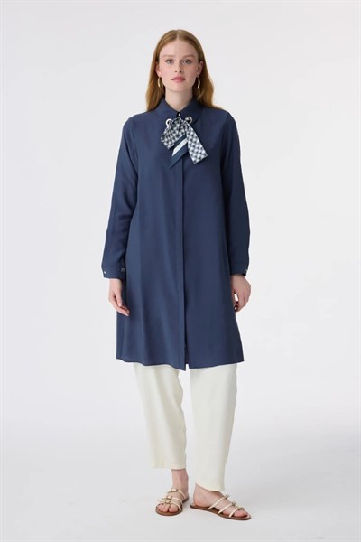 Yaka Detaylı Lacivert Tunik 1657