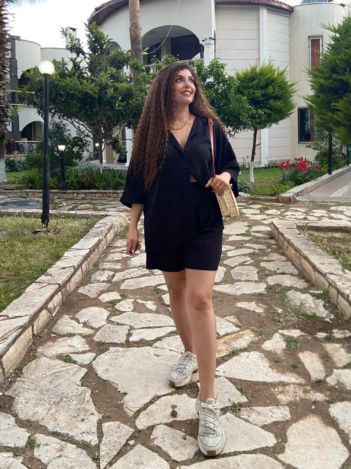 Siyah Keten Şortlu Takım