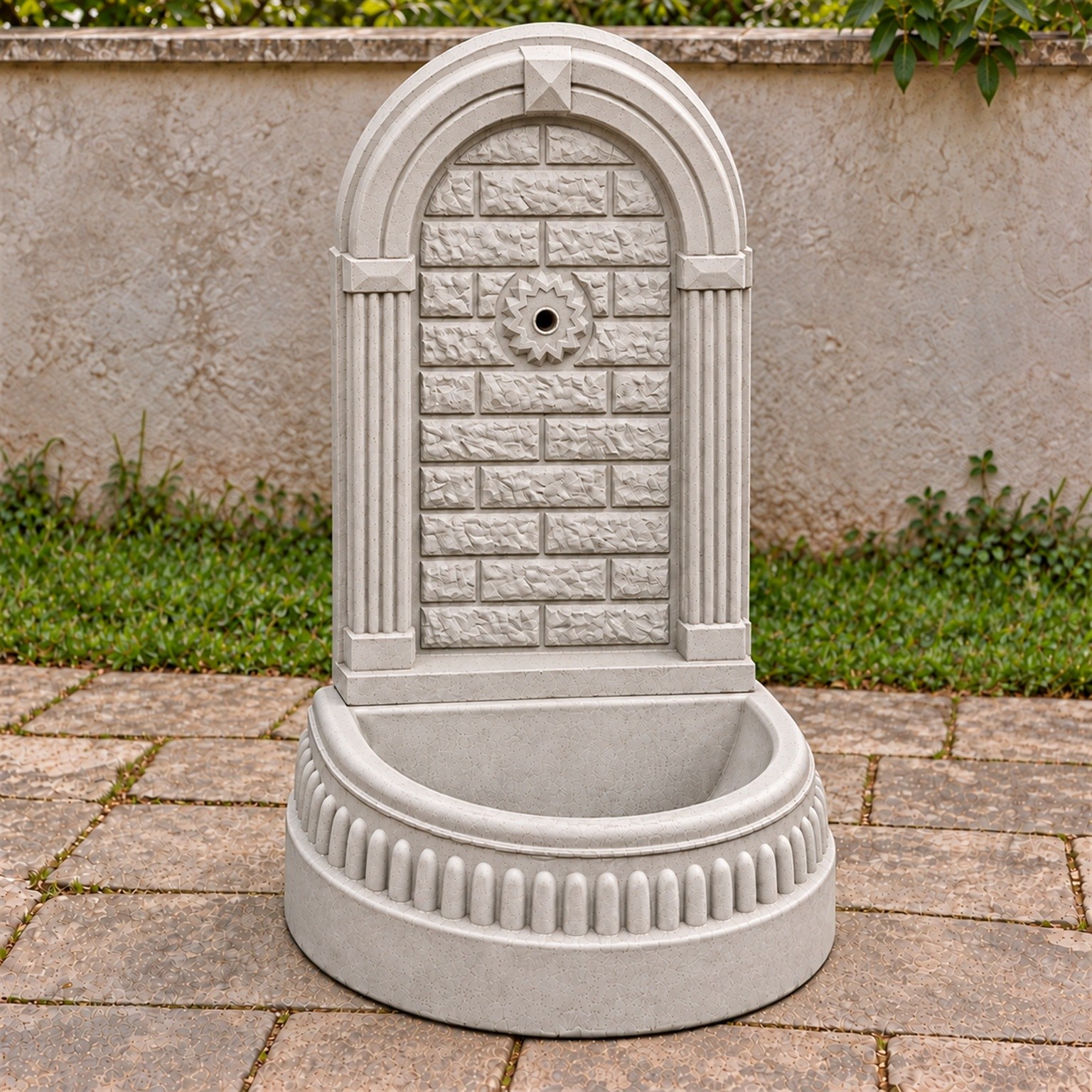 Taş Desenli Beton Çeşme