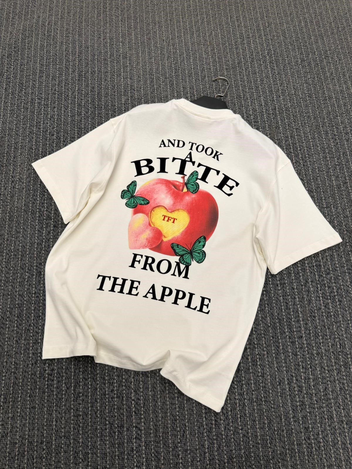 Bıtte Apple Desenli Oversize Tişört Beyaz