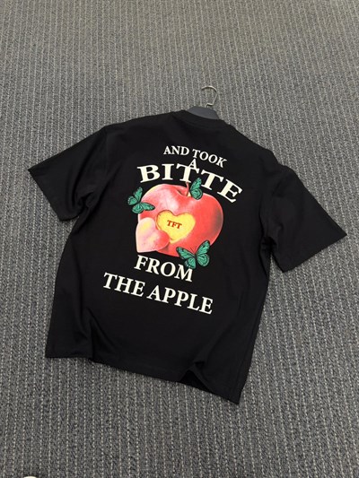 Bıtte Apple Desenli Oversize Tişört Siyah