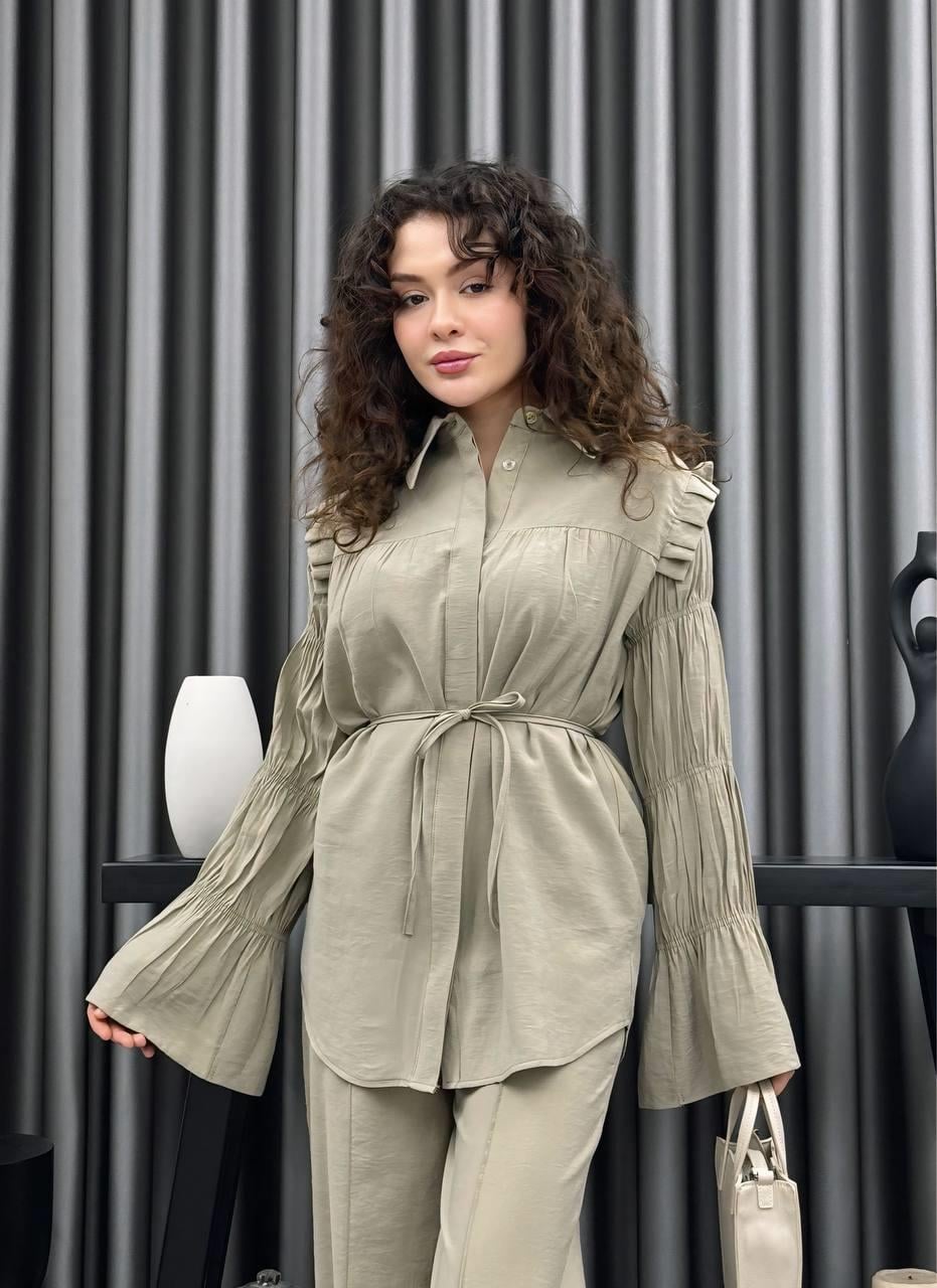 Serena Yazlık Tnsl Kumaş Büzgü Detaylı Gömlek Pantolon Takım – Kuşaklı Rahat Kesim Tesettür Uyumlu Alt Üst Takım