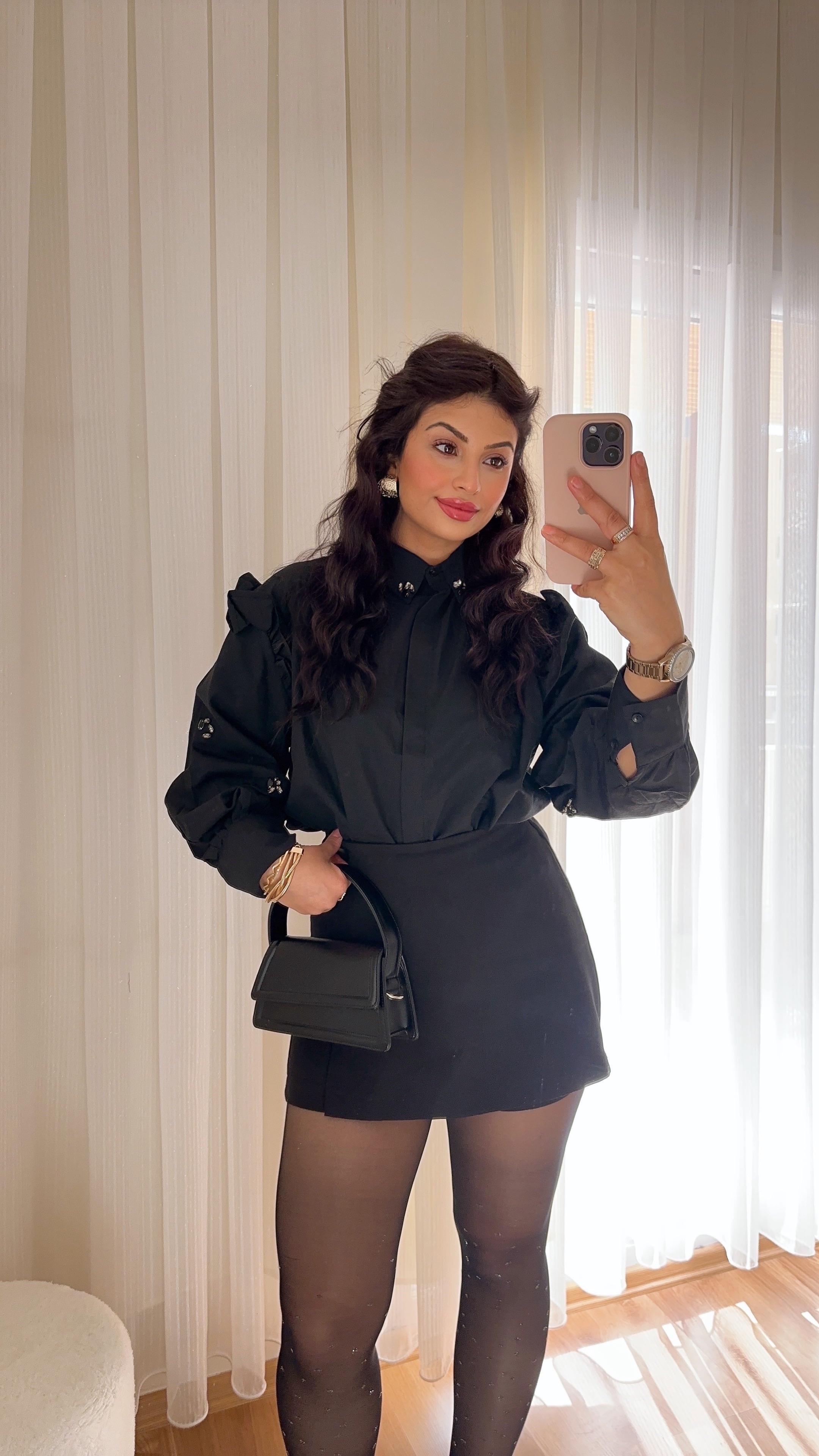 Emilie Taş İşlemeli Tasarım Gömlek