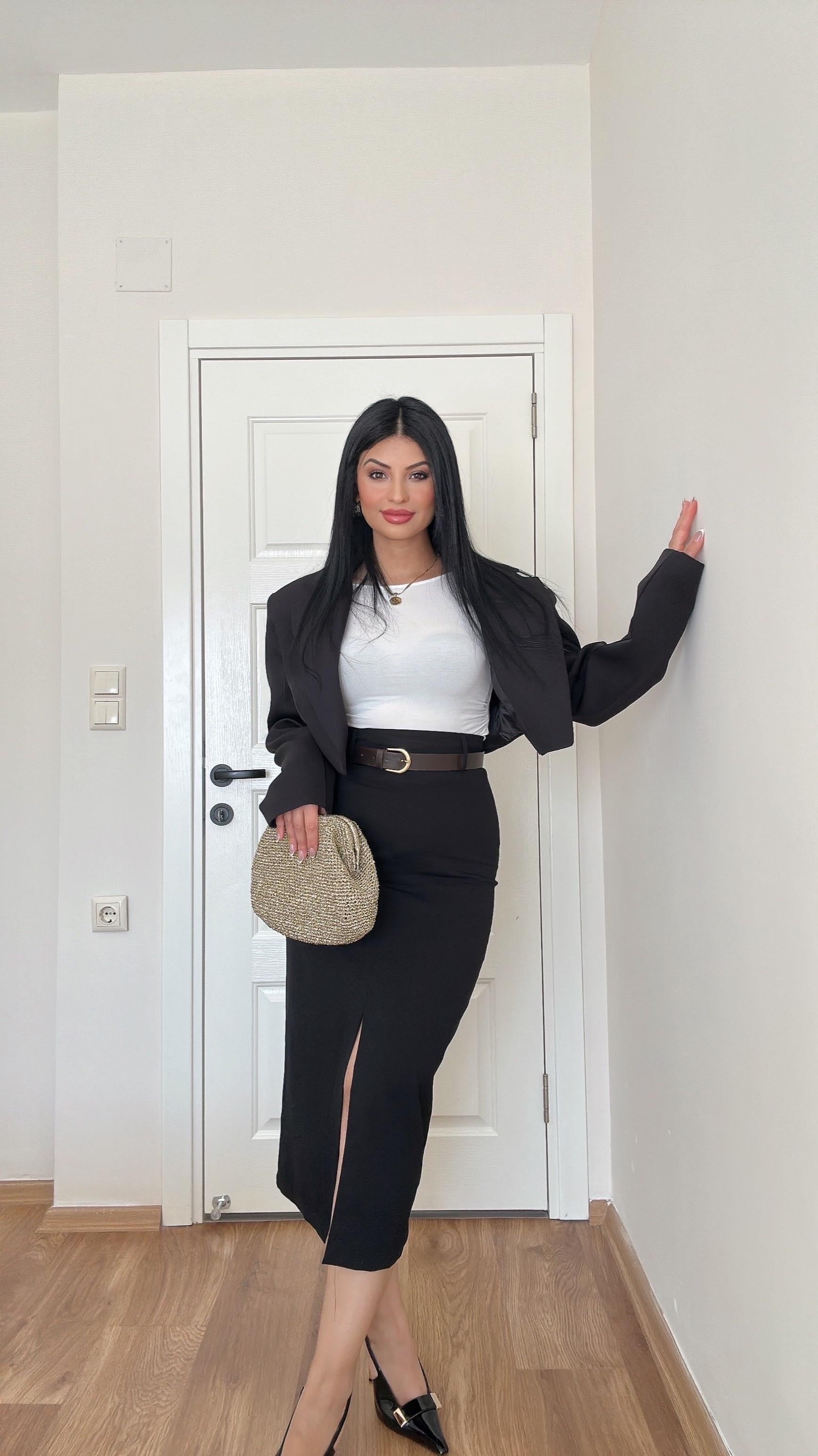 Matilda Ön Yırtmaç Detaylı Kalem Etek - Siyah
