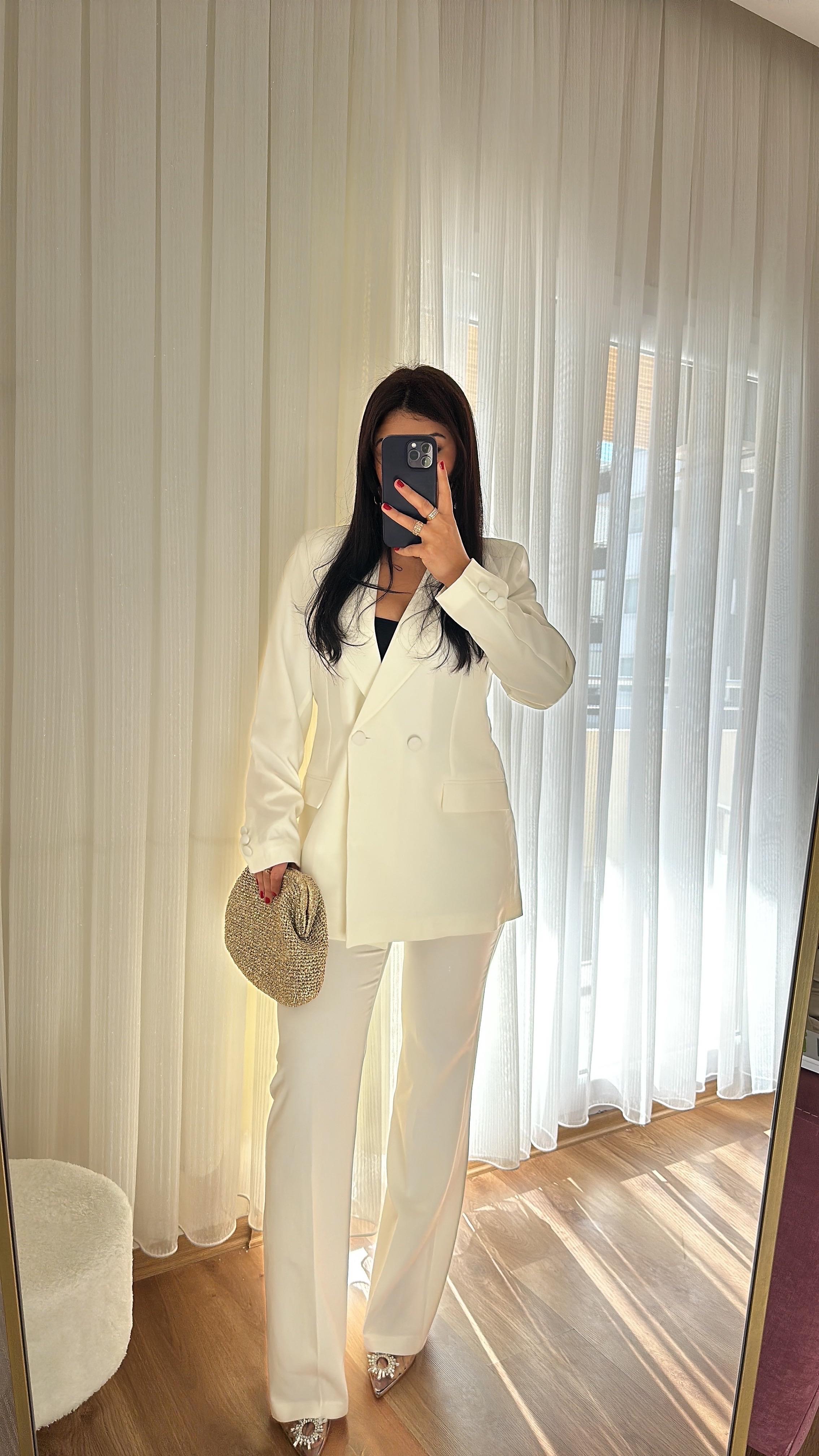 Veronique Tasarım Beyaz Blazer Takım