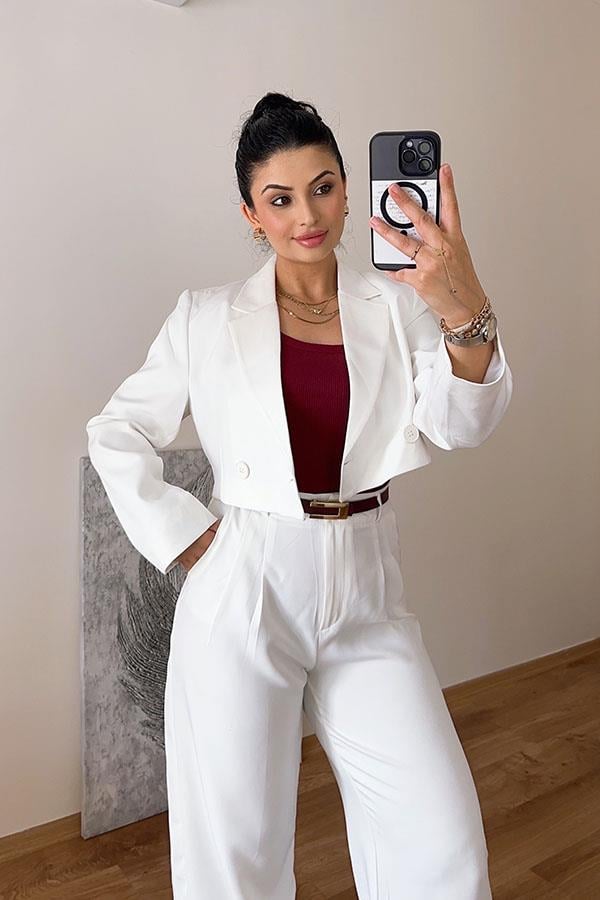 Düğme Detaylı Kısa Blazer Ceket