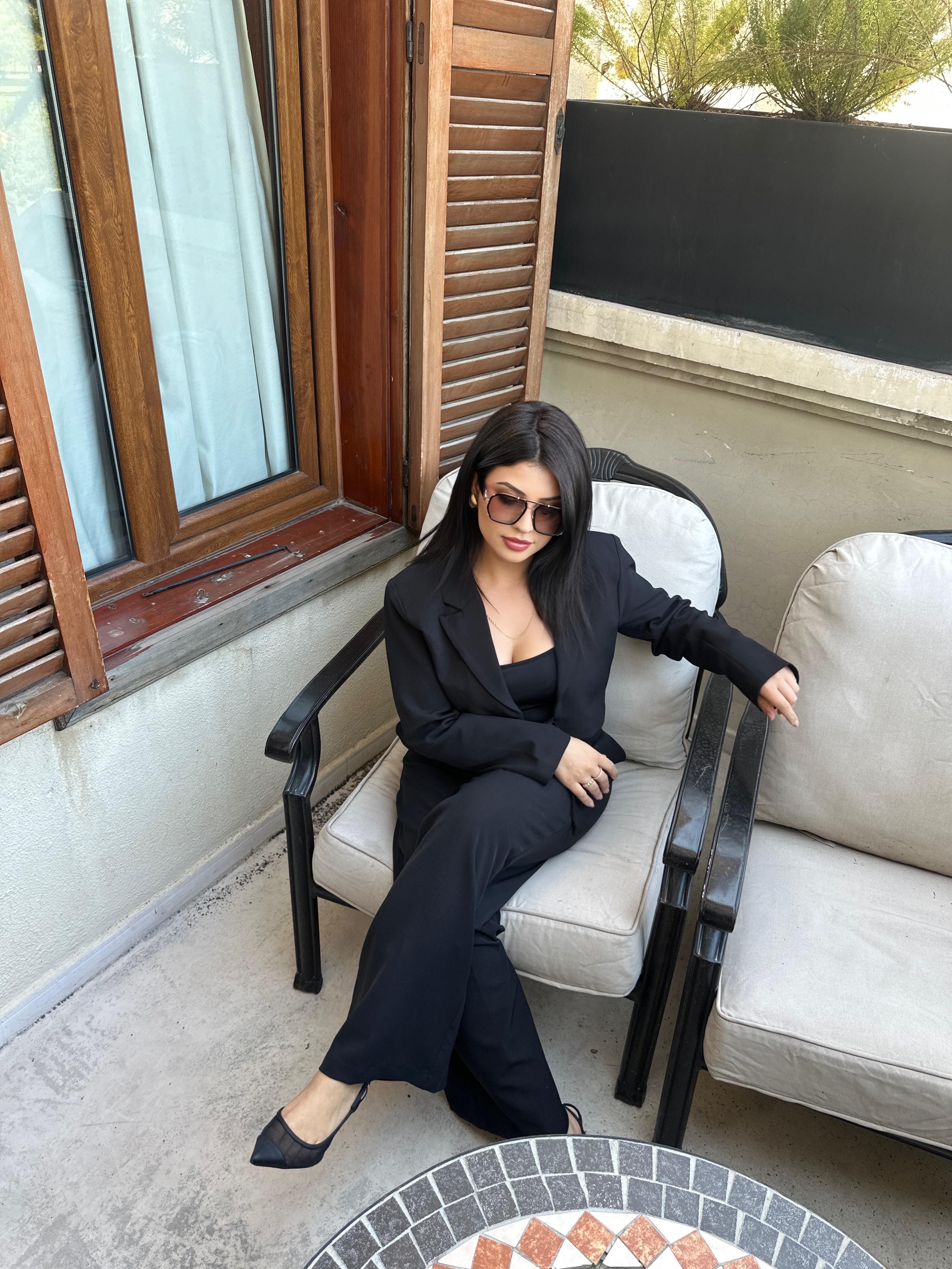Kemerli Siyah Blazer Takım