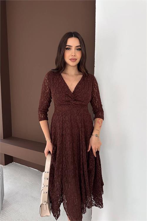 Dipmoda kadın kahverengi kruvaze yaka midi boy esnek kumaş dantel elbise