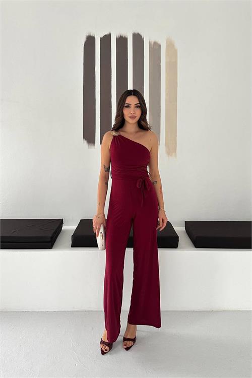 Dipmoda kadın bordo tek omuz aksesuar detaylı geniş paça kuşaklı tulum DPK4544