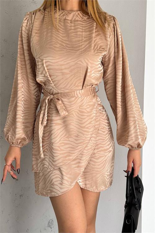 Dipmoda kadın camel kuşaklı mini boy saten elbise NBKKLF2021 