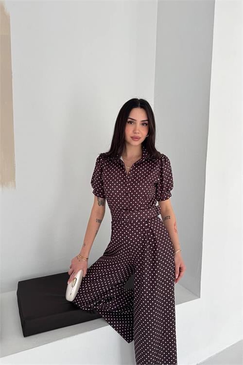 Dipmoda kadın kahverengi gömlek yaka puantiye desen kemerli tam boy tulum DPK4602