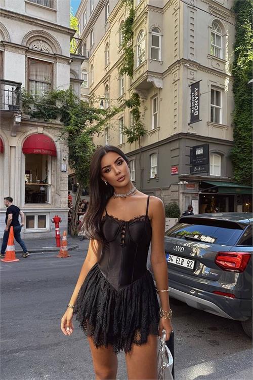 Dipmoda kadın siyah saten kumaş tül etek mini boy askılı elbise