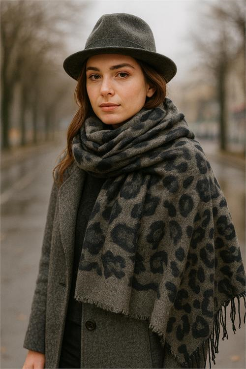 Dipmoda kadın yumuşak dokulu leopar desen püsküllü şal atkı DPAKS051