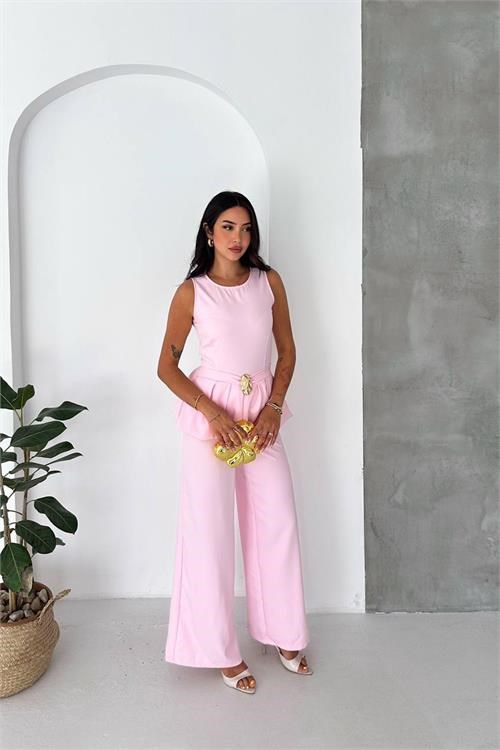 Dipmoda kaldın pembe kolsuz gold toka detaylı peplum kesim preium tulum DPK4637