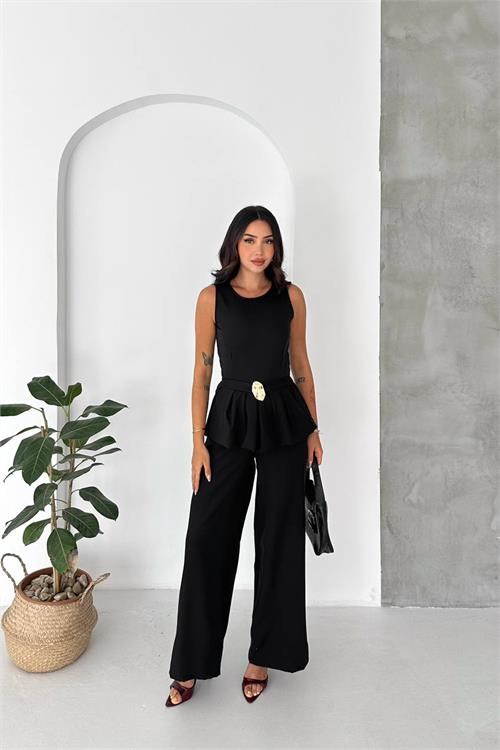 Dipmoda kaldın siyah kolsuz gold toka detaylı peplum kesim preium tulum DPK4637