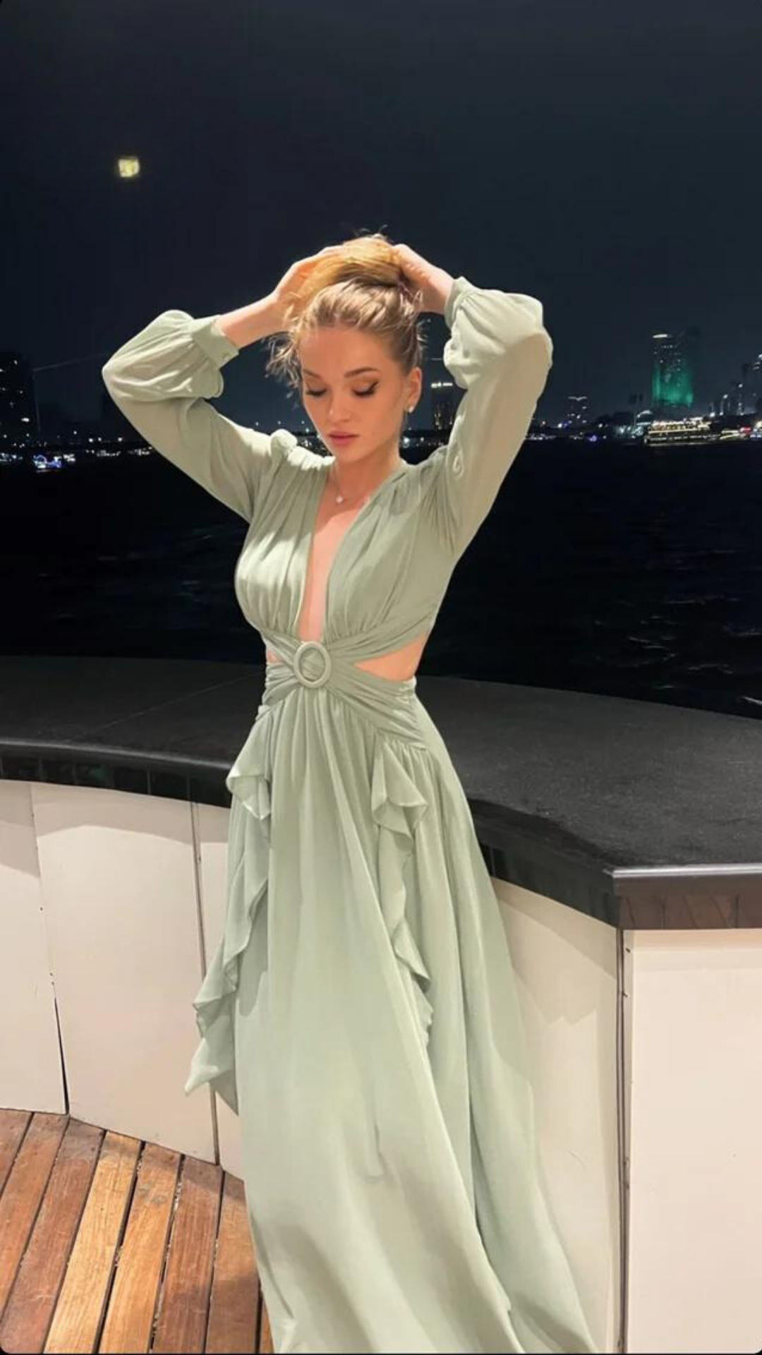 Maxi Boy Bel Detaylı V Yaka Uzun Kollu Elbise