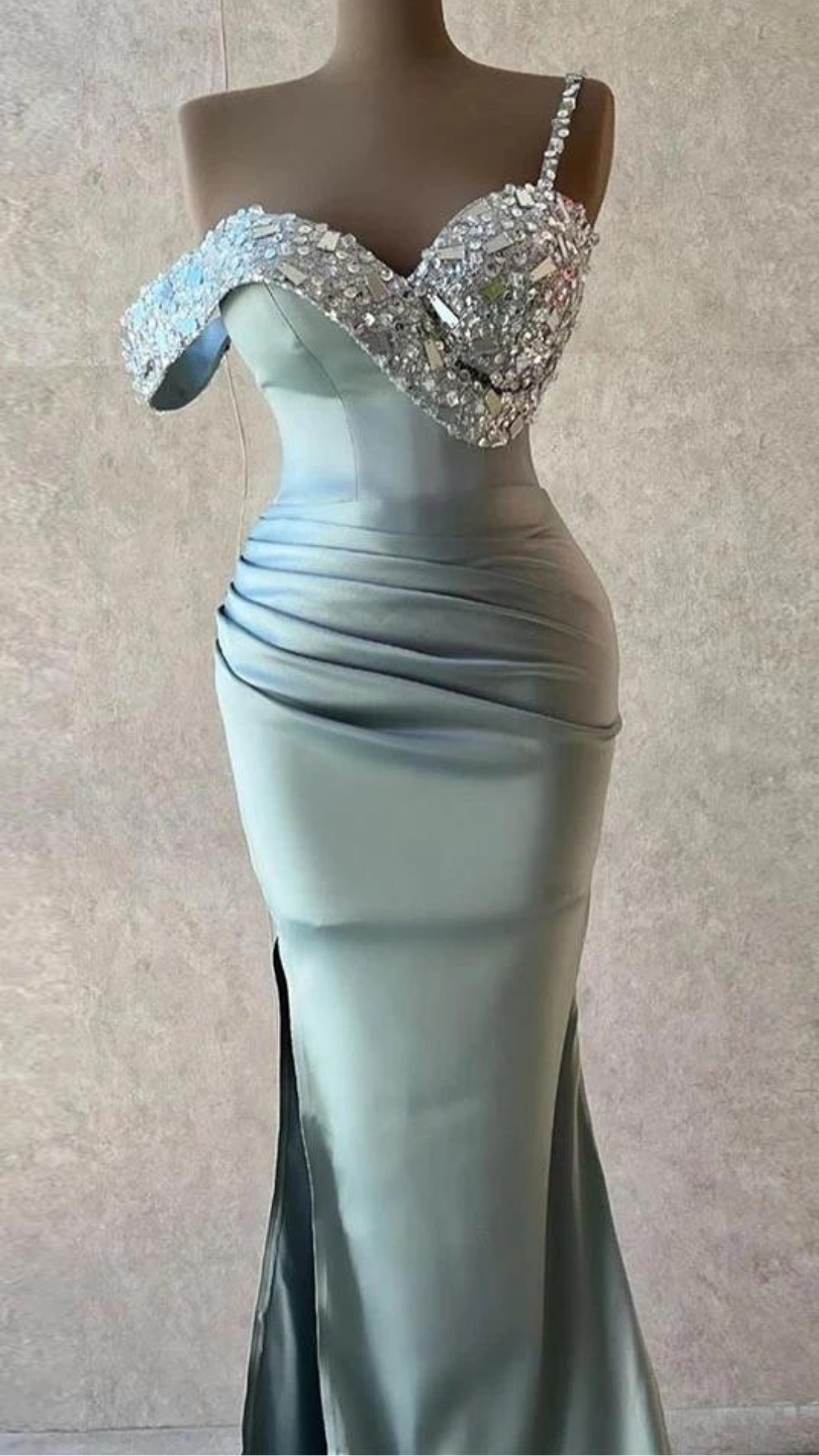Mint Yeşili Taş Detaylı Balık Model Elbise