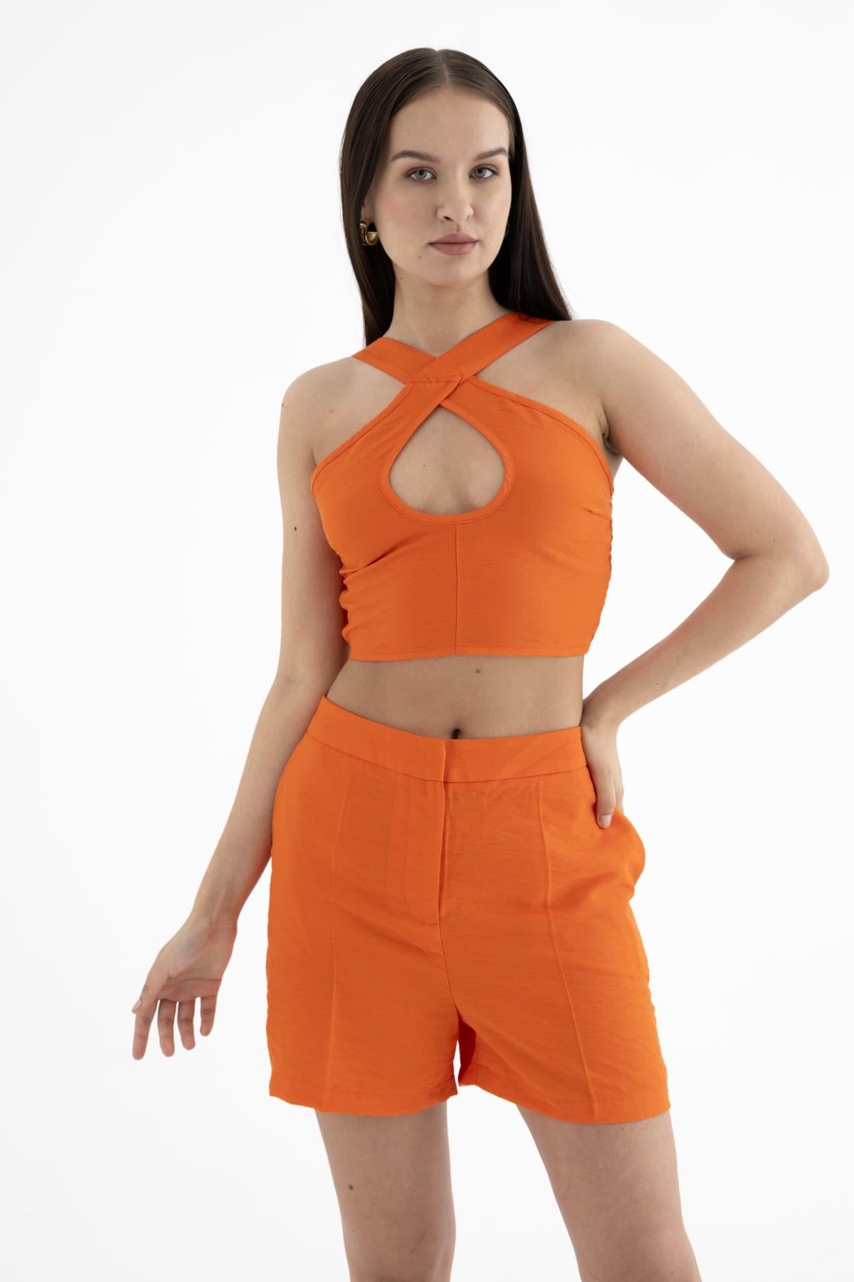 Çapraz Askı Detaylı Spor Crop Üst