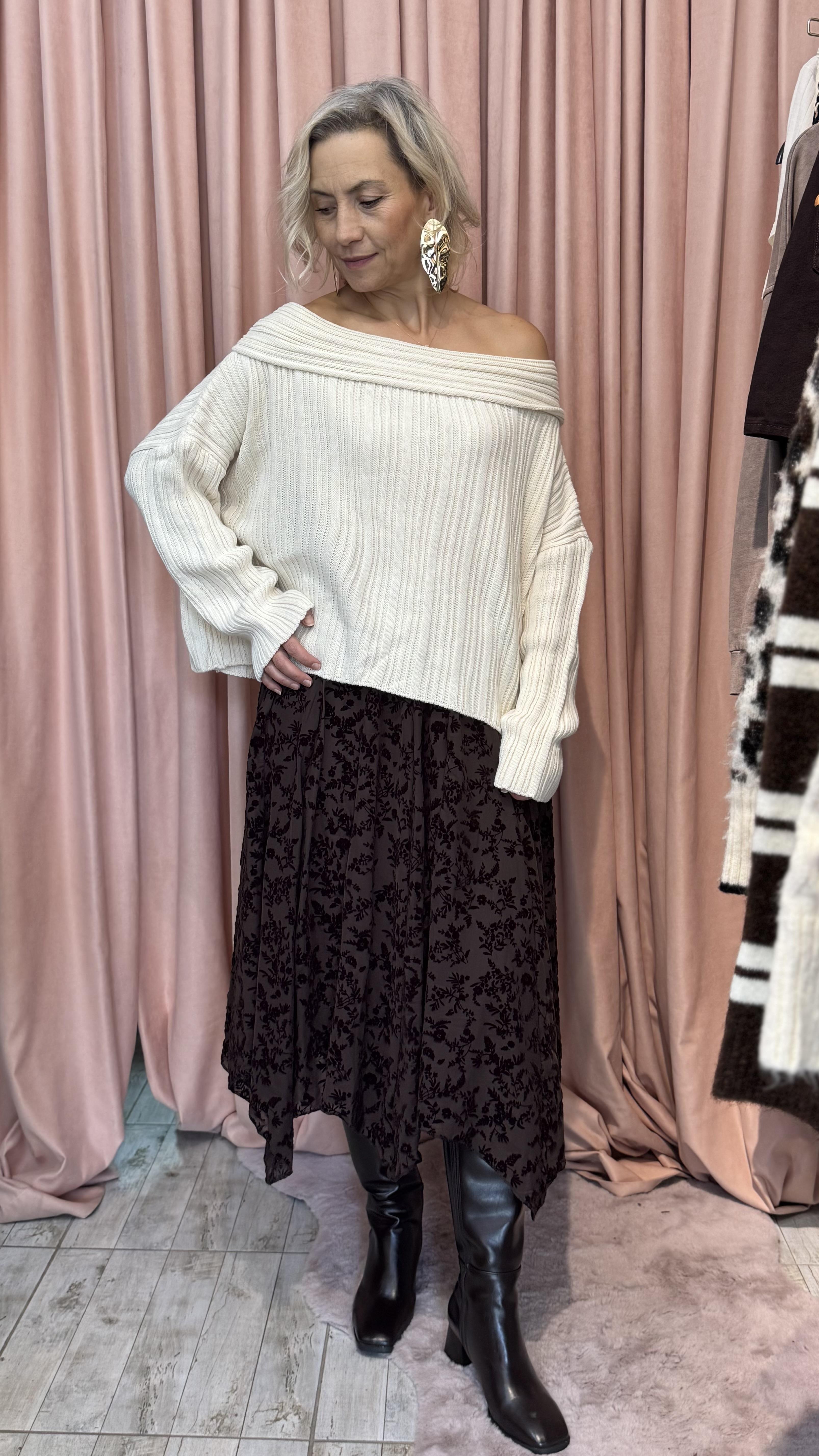 kendinden desenli astarlı etek